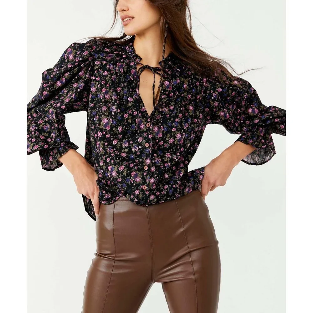 NWT Free People "Meant To Be" Blouse /Black Floral long sleeve shirt Size Medium - Picture 2 of 11
